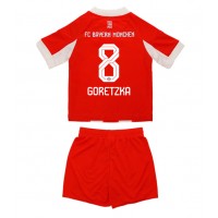 Bayern Munich Leon Goretzka #8 Domáci Detský futbalový dres 2025-26 Krátky Rukáv (+ trenírky)